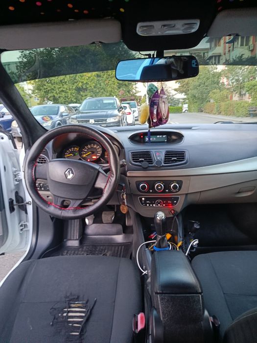 Vând Renault Fluence
