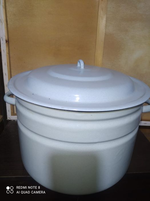 Продам новую большую кастрюлю