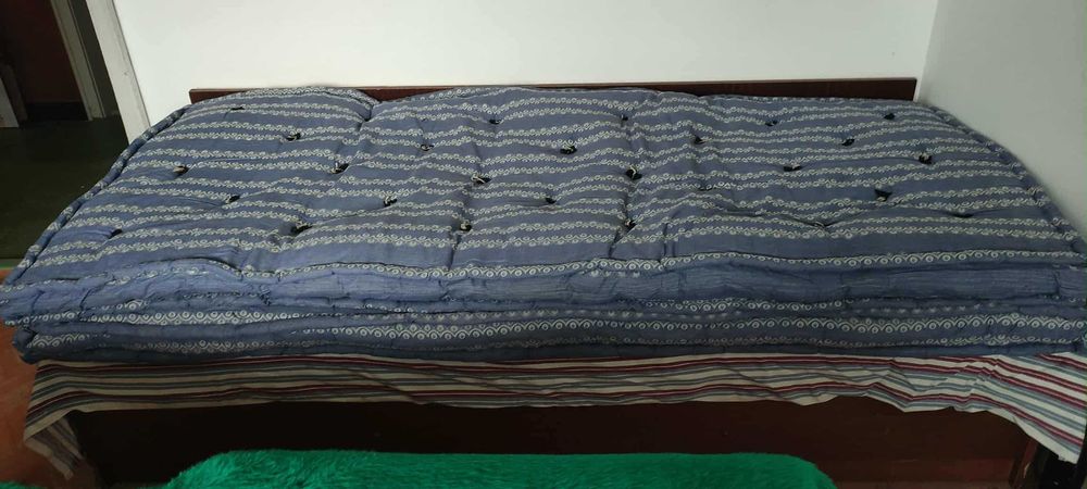 Машина за шварц кафе,декубитална възглавница,дюшек от соца-2 броя