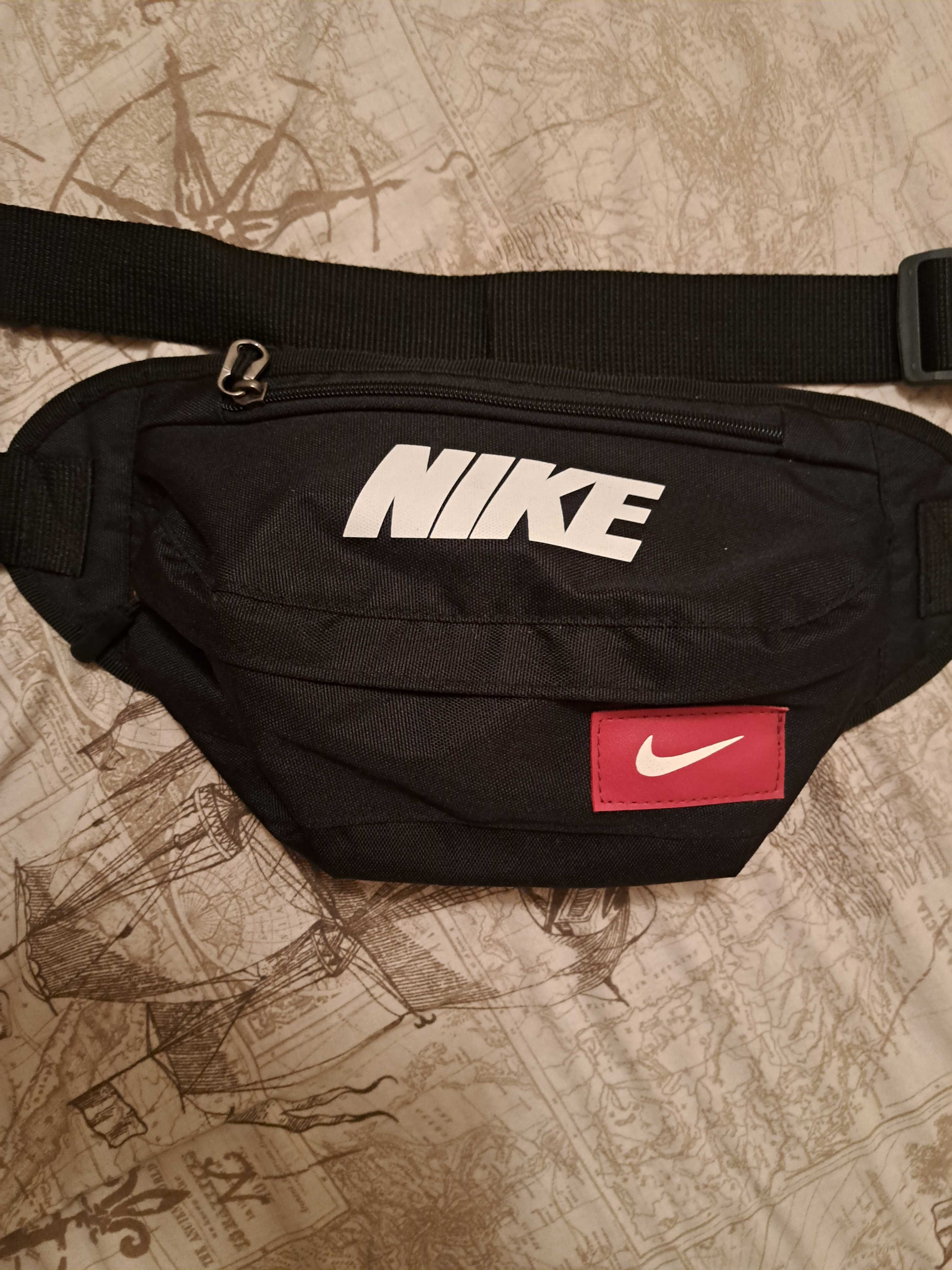 Продавам мъжка чанта Nike