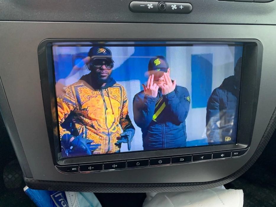 Navigatie Android Passat Golf Skoda  Waze WiFi GPS