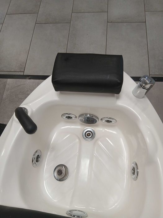 Масажен стол за педикюр