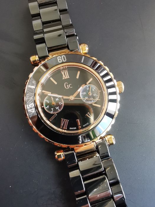 Ceas Guess Collection  Ceramic - Elvețian Quartz  34 mmmm