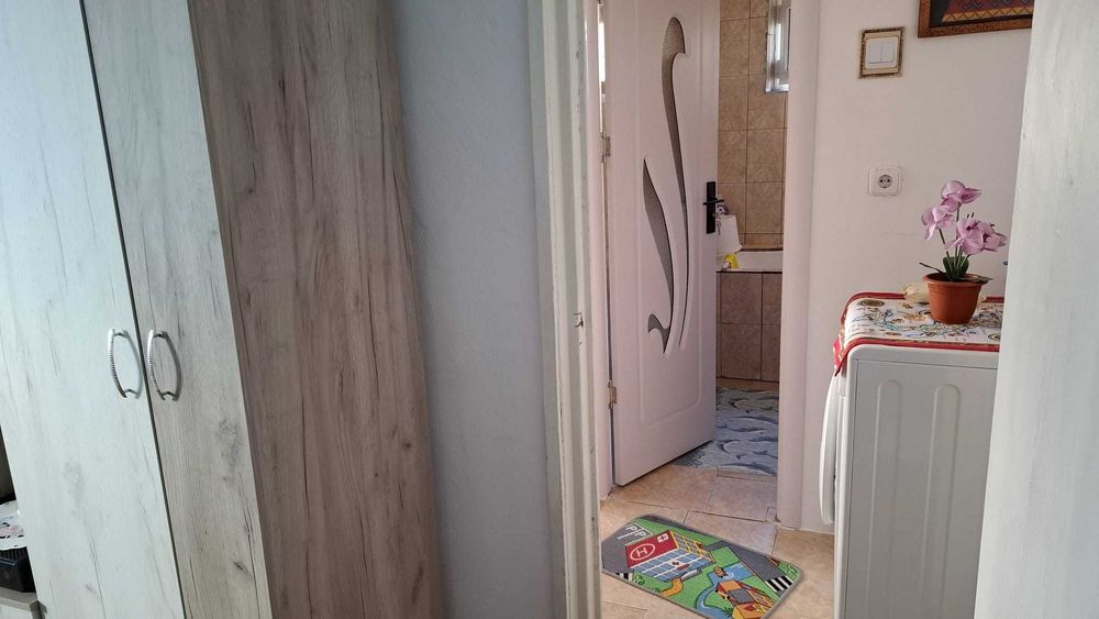Inchiriez apartament 2 camere etaj 2