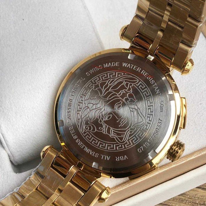 Breitling Colt Chronograph 
и Versace Aion 
A53035