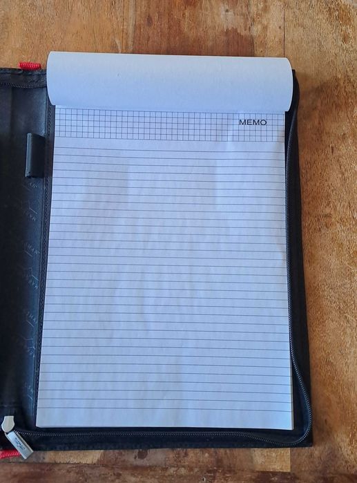 органайзер за документи черен с червено Марксман Marksman А4