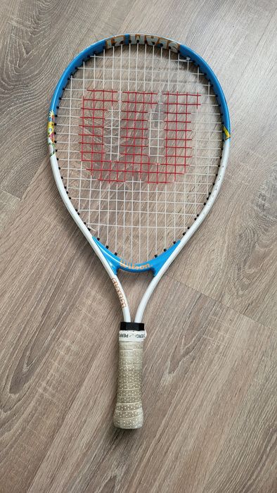 Продам ракетку фирмы " Wilson"