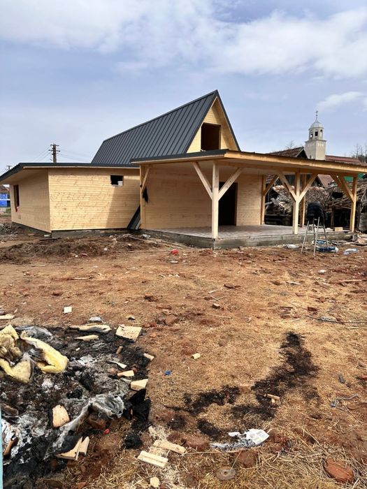 Vand cabane de gradina si de locuit