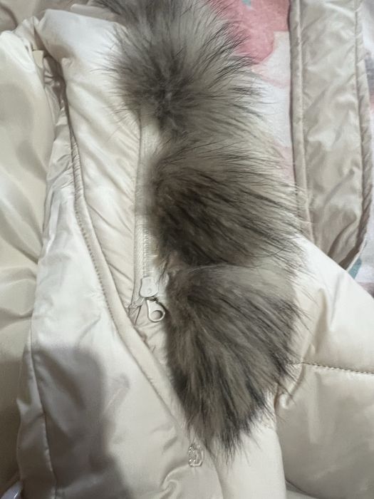 Зимно яке с яка и пухчета на ръкавите - естествен косъм