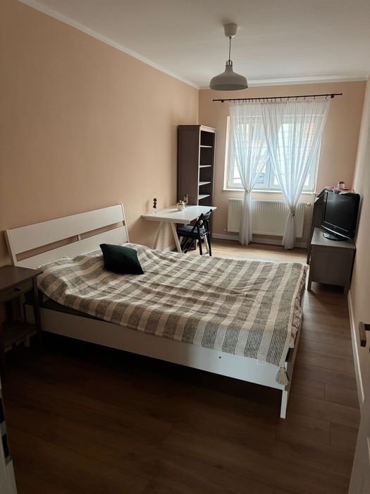 Închiriez apartament cu 1 cameră ultracentral complet renovat