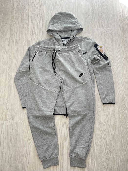 Trening NIKE Tech Baieti Barbati 2024 Produs NOU Compleu Bluza+Pantani