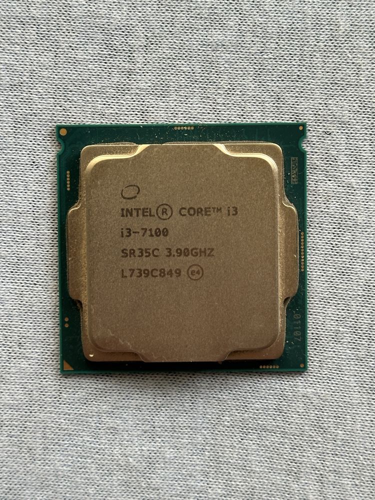 Procesor i3-7100