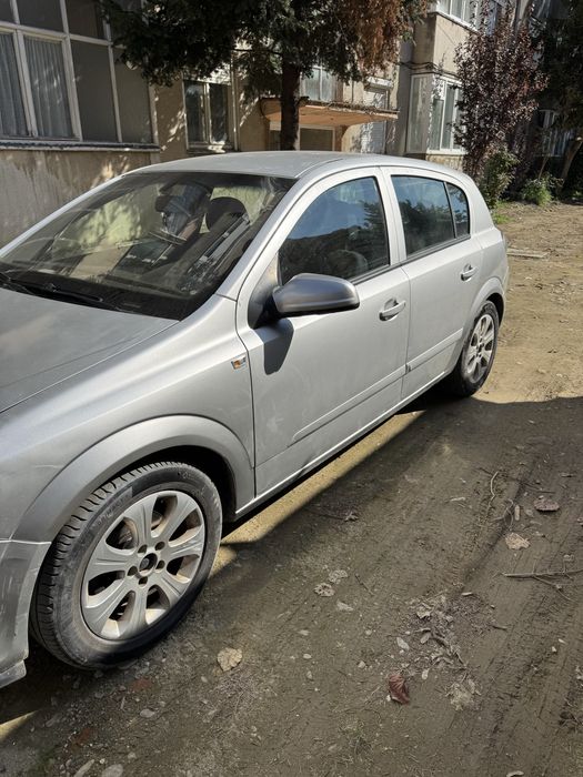Vand piese Opel Astra H din dezmembrari
