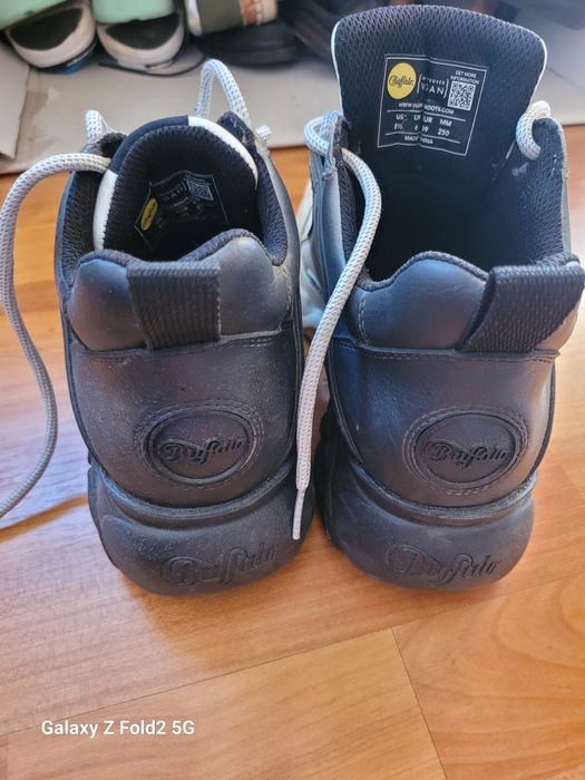 Buffallo Black & White Sneakers