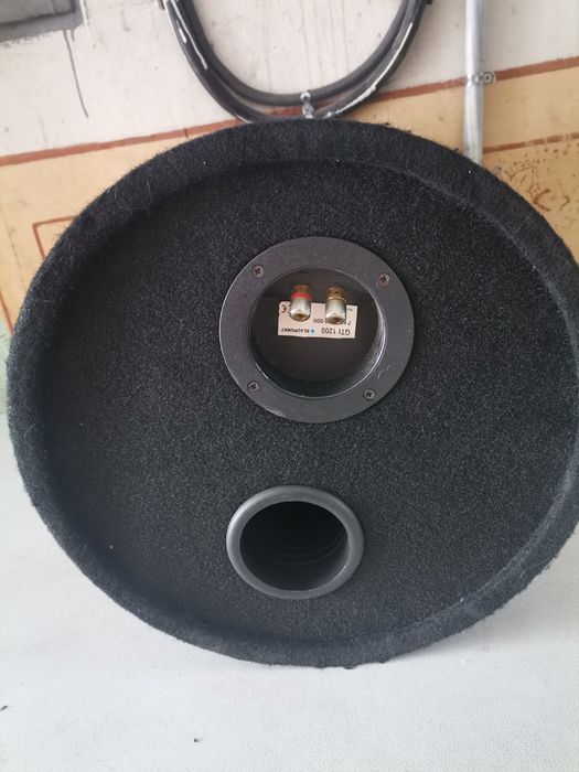 Bass,boxă auto tub Blaupunkt 100w perfect funcțională