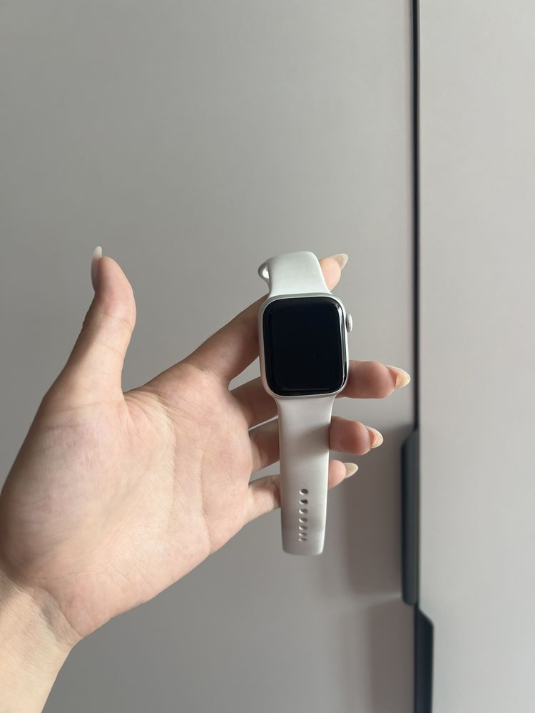 Часы Apple watch series 8