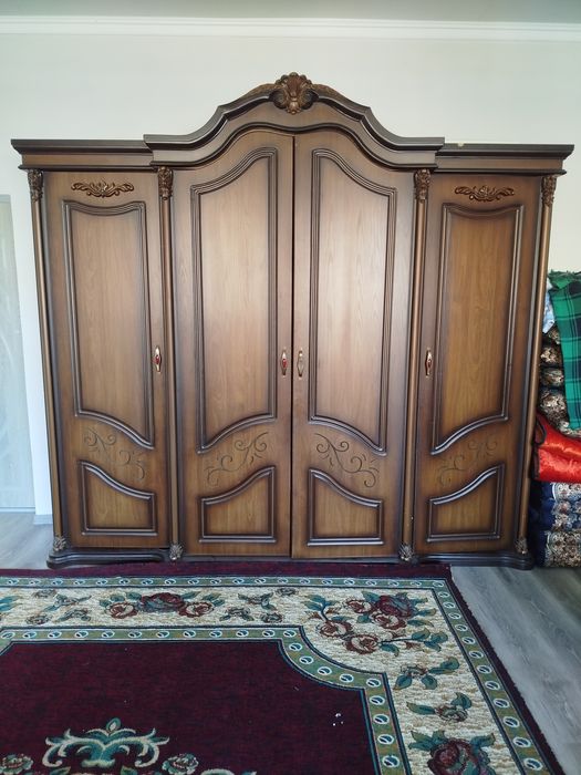 Mebel sotiladi komplekt