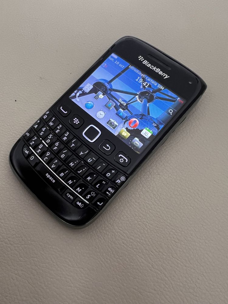 Blackberry bold , stare perfecta, orice retea inclusiv digi, touchscre