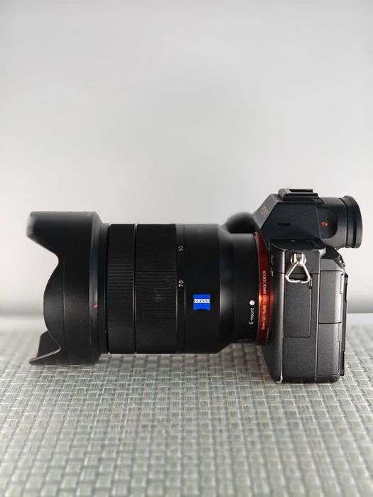 Sony FE 24-70mm f/4 OSS Vario-Tessar T * ZA