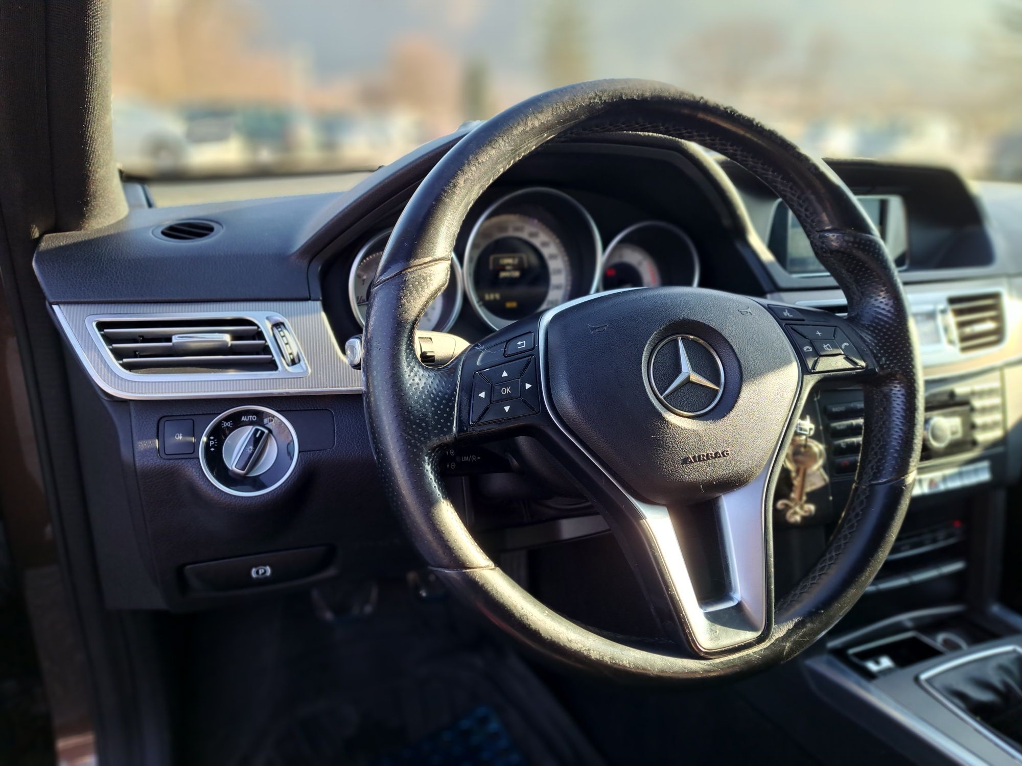 Mercedes-Benz E 200