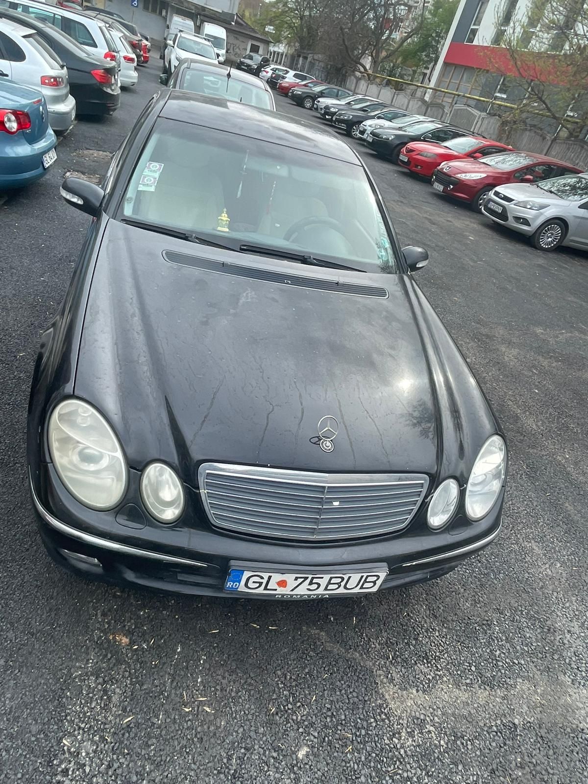 Vând Mercedes Benz E class