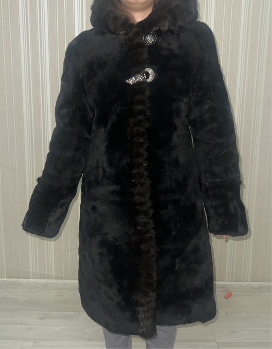 Шуба Мутон с норковой вставкой
