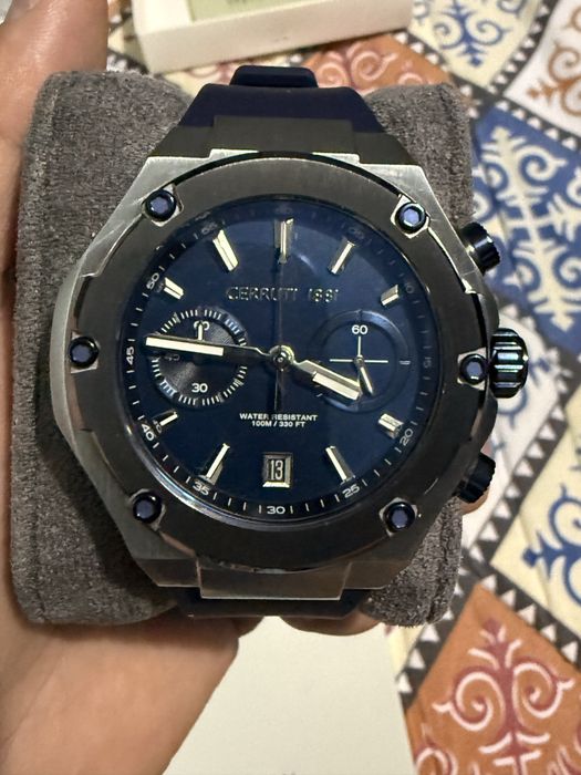 Продам мужские часы