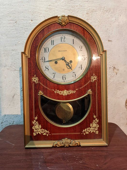 Настенные часы с боем.