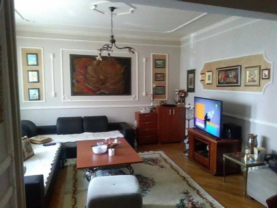 Дава се под наем Тристаен апартамент в Бургас, Възраждане - 74 кв.м за 229.5 € - Снимка #2