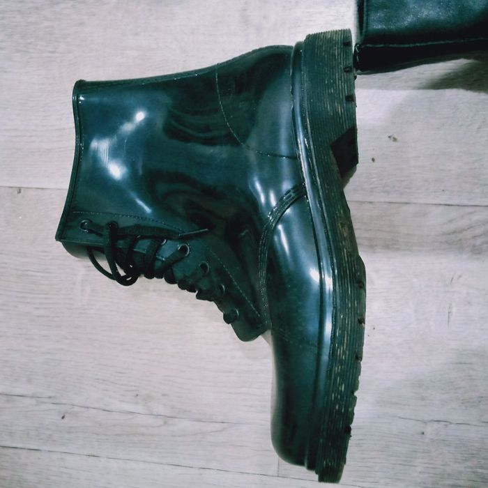 Продаю женскую обувь 4 пары третий на фото 39  сапоги 41 (4 пары ) то