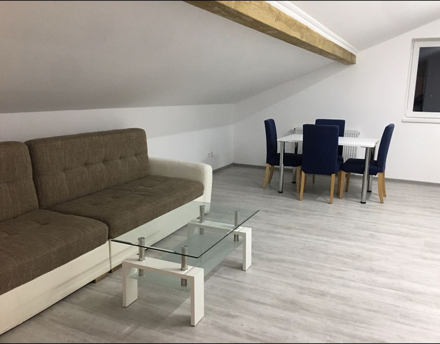 Apartament de închiriat
