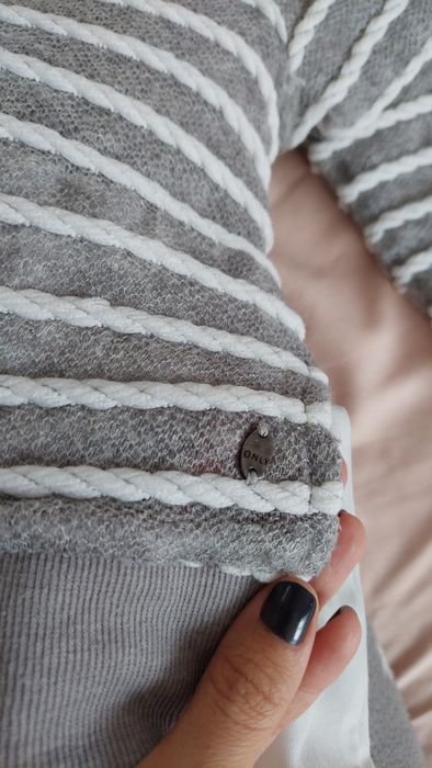 Pulover scurt cu terminatii de bluza Only