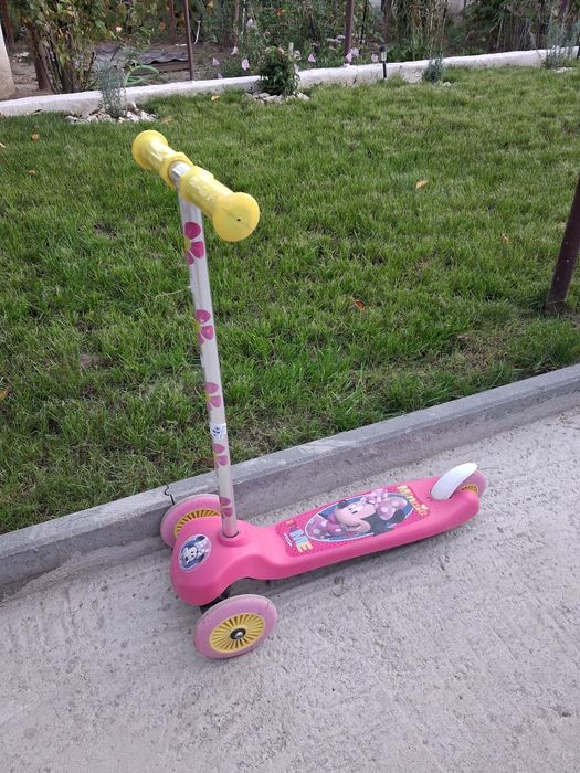 Trotineta fete Minnie Mouse