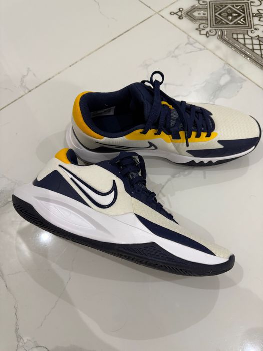 Кроссовки Nike новые