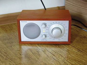 Радио Tivoli Henry Kloss Model One