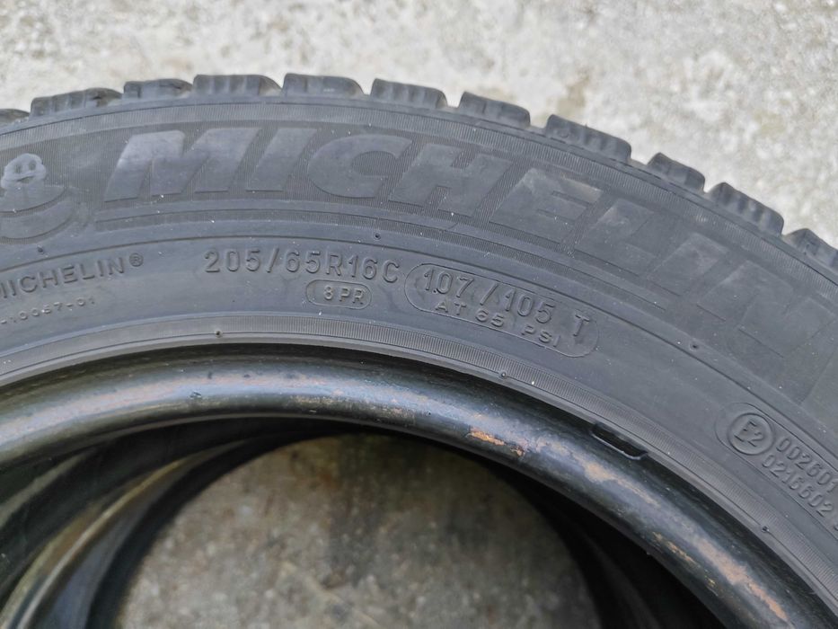 205/65/16 2бр.Michelin Зимни гуми-Бусови