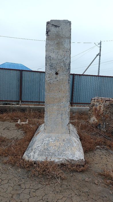 Фундамент под опоры 6 штук, и 1 кольцо