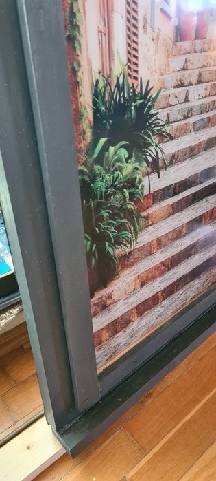 Vand fereastra falsa iluminata led strada Grecia