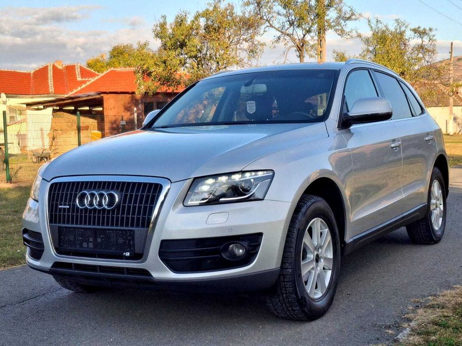 Audi Q5 2.0 TDI Quattro - Led / Scaune incalzite / Senzori / Pilot