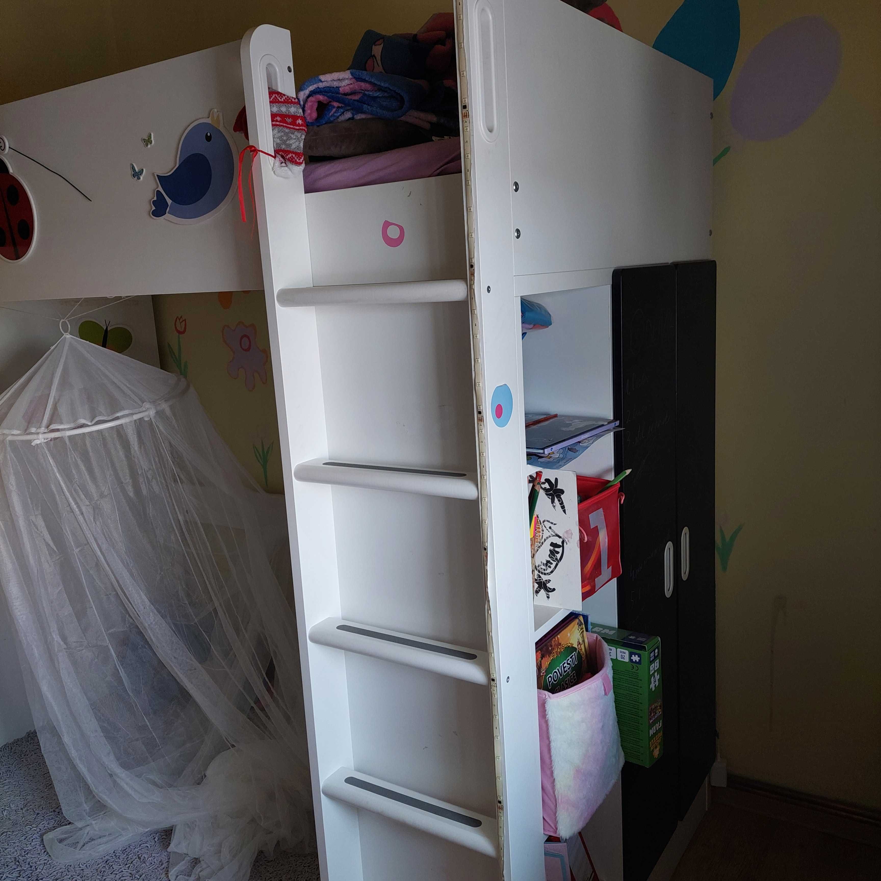 Mobilier copii ansamblu pat suspendat cu dulap incorporat