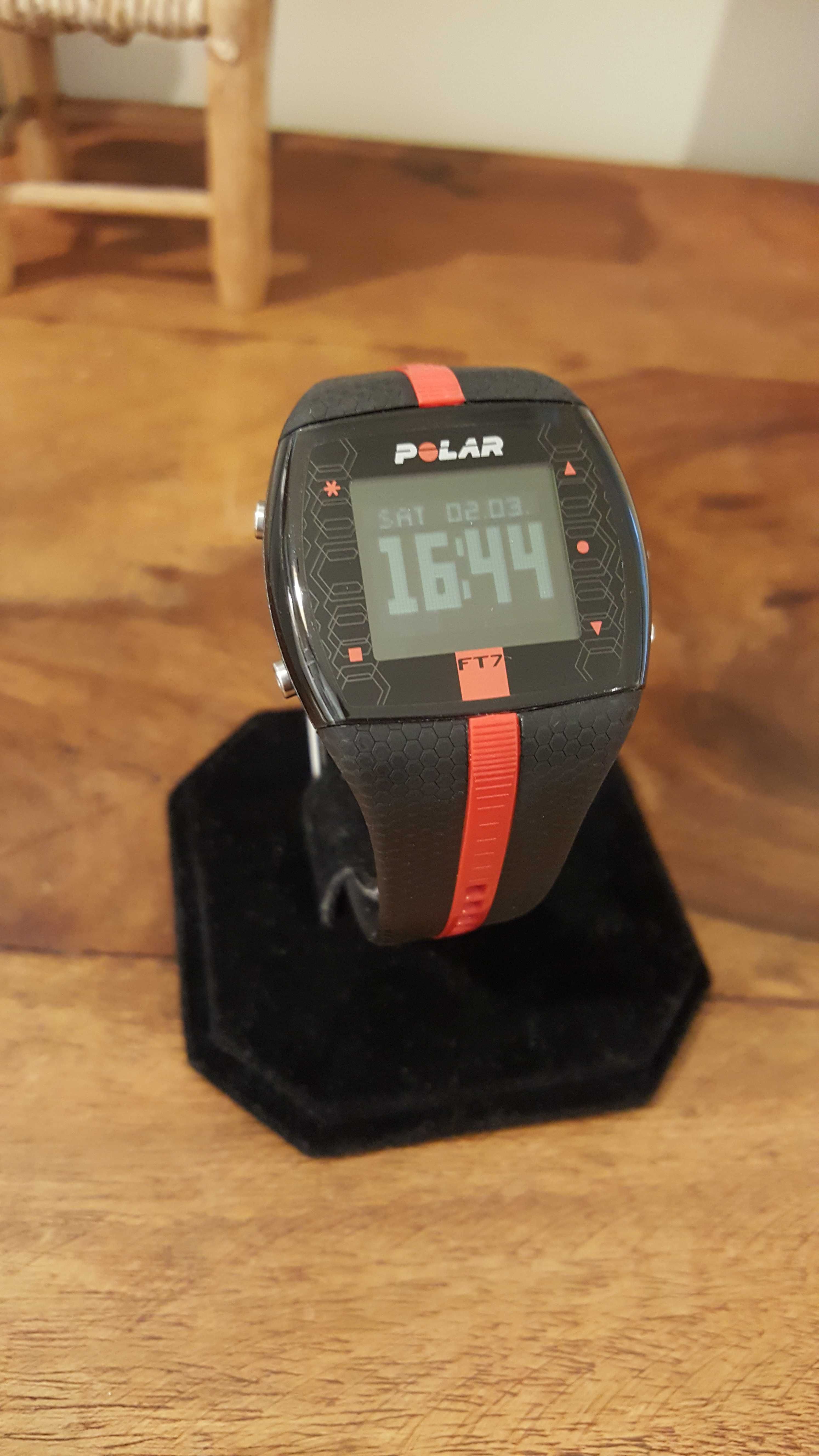 Фитнес часовник POLAR FT7