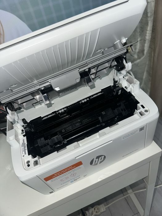 Imprimantă HP LaserJet MFP M140we