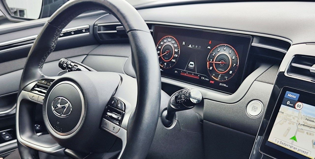 Продажа автомобиля Хундай Туксон . Автомат . Фуловая комплектация