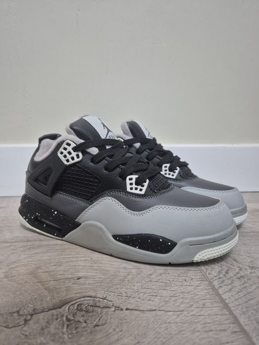 Новые кроссовки с мехом