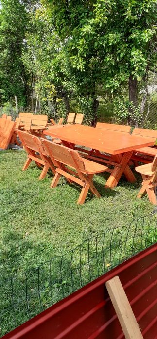 Mese, bănci, balansoare de exterior