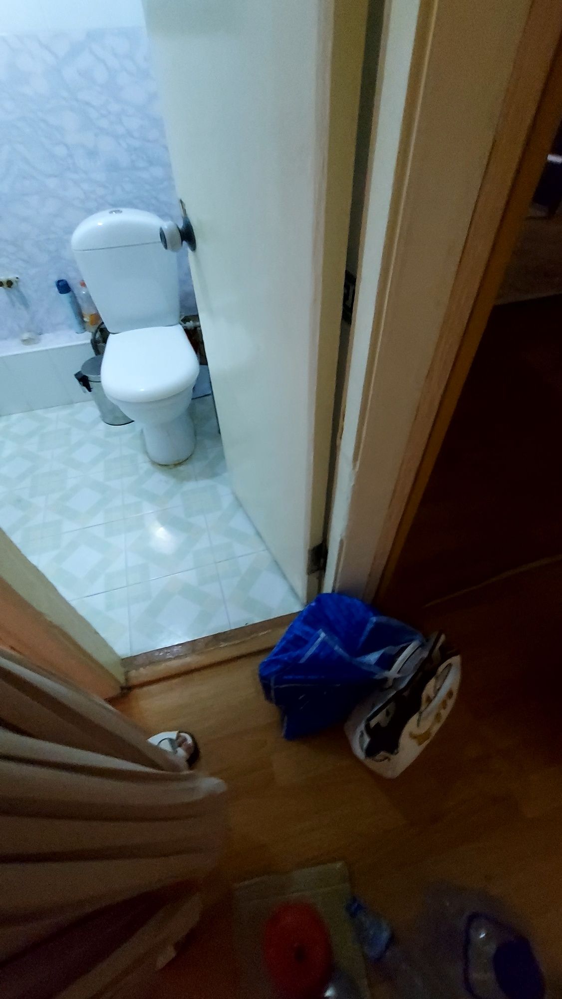 Сотилада 1/4/4 гиштили дом 42m²