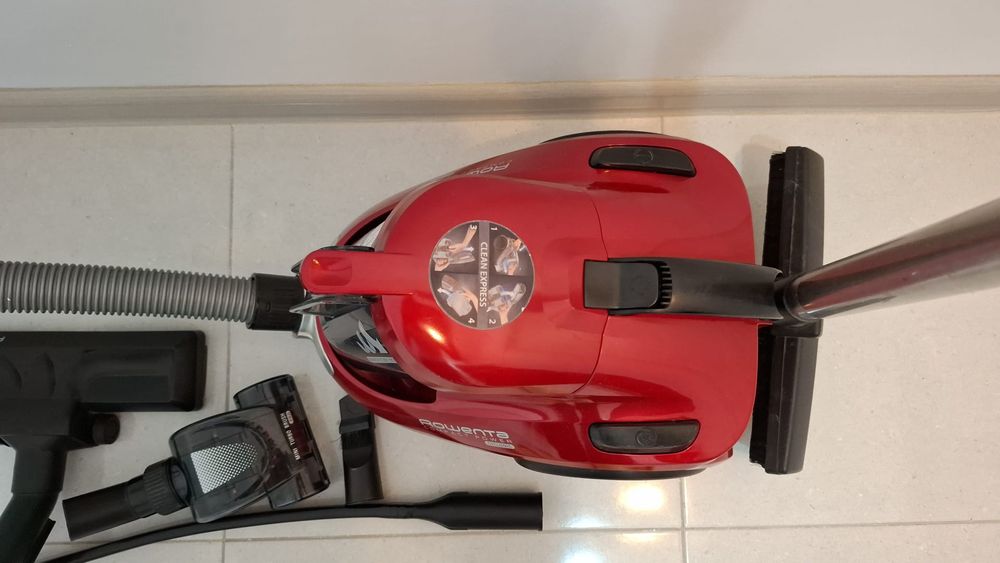 Aspirator fără sac  Rowenta compact turbo 750W ,1,5 l.