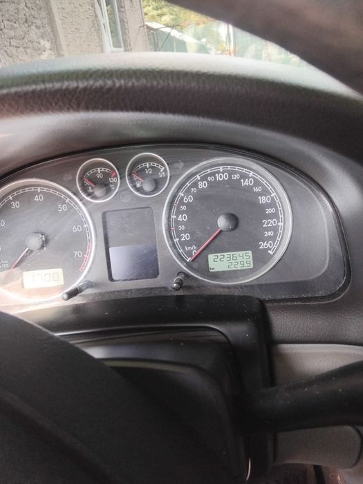 Vând Volkswagen Passat