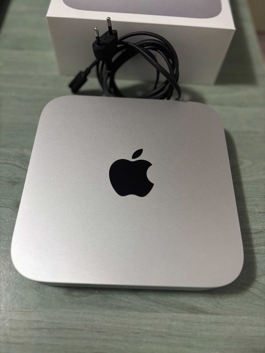 Mac mini M2 (8GB RAM / 256GB SSD)
