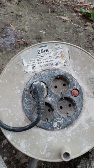 Vând radiator ferroli